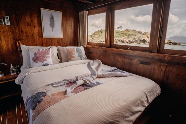 Master Cabin_Middle Deck_4